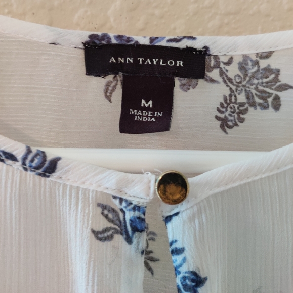 **3/$15** Ann Taylor Sheer Flower Keyhole Blouse - Picture 3 of 6